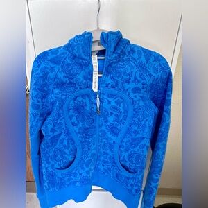 Lululemon Scuba Hoodie: Paisley Cornflower, Size 6